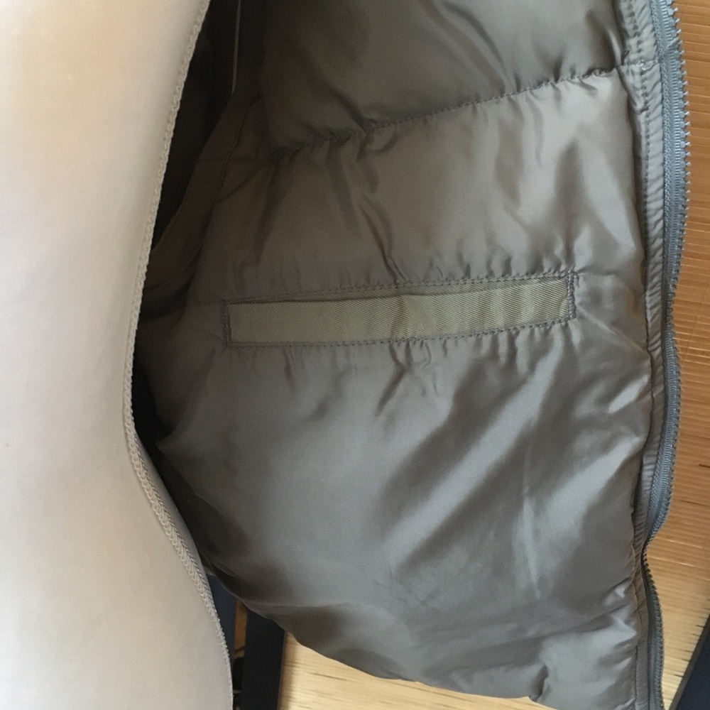 Abercrombie & Fitch Green Puff Vest View 6